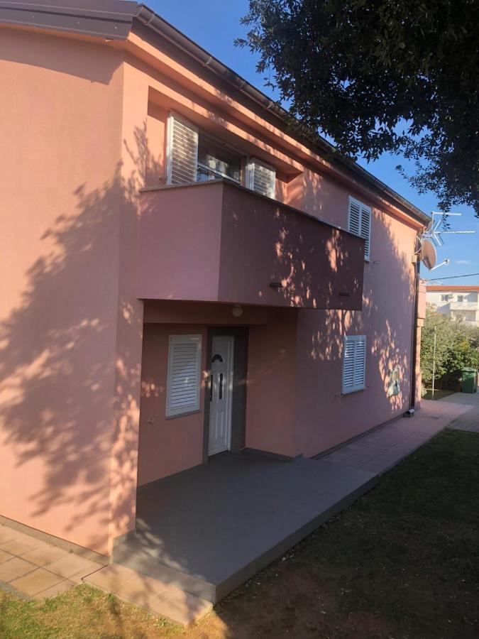 Apartment Milka Vir Ngoại thất bức ảnh