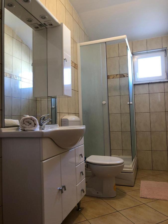 Apartment Milka Vir Ngoại thất bức ảnh