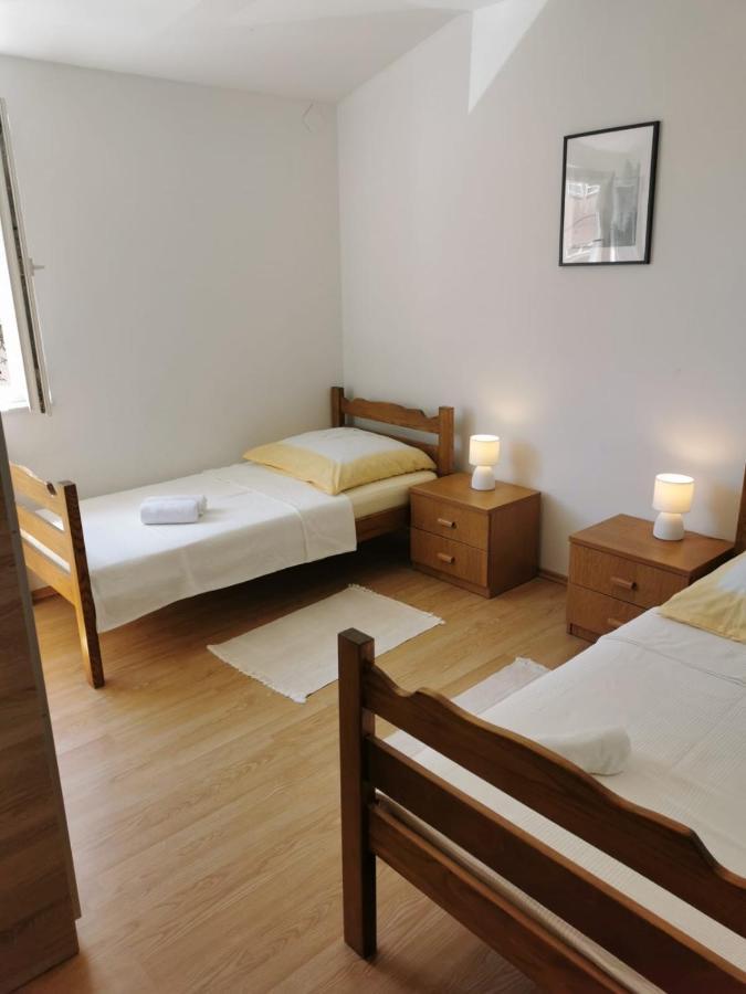 Apartment Milka Vir Ngoại thất bức ảnh